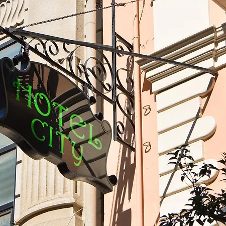 City Hotel 2*