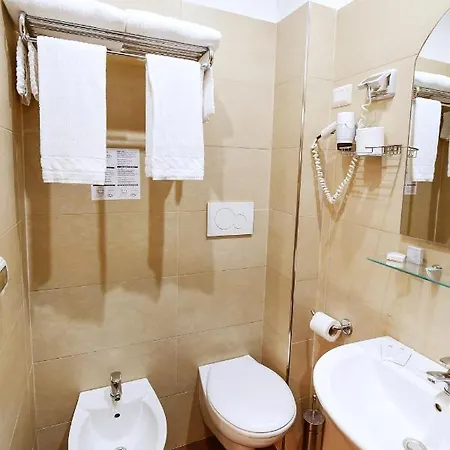 Hotel City فندق باري