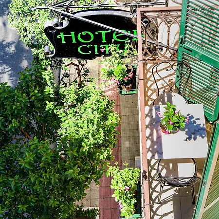 فندق Hotel City 2*