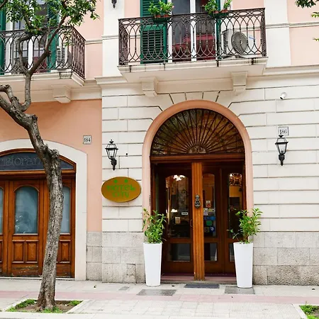 فندق Hotel City باري