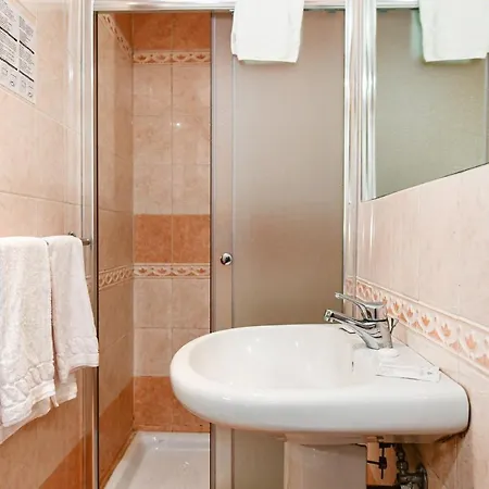 Hotel City 호텔 2*